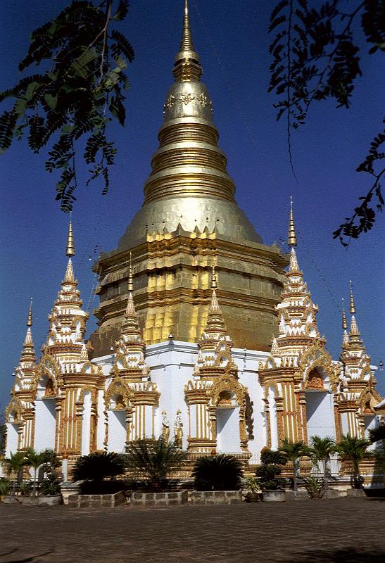 Thai2002_0011.JPG